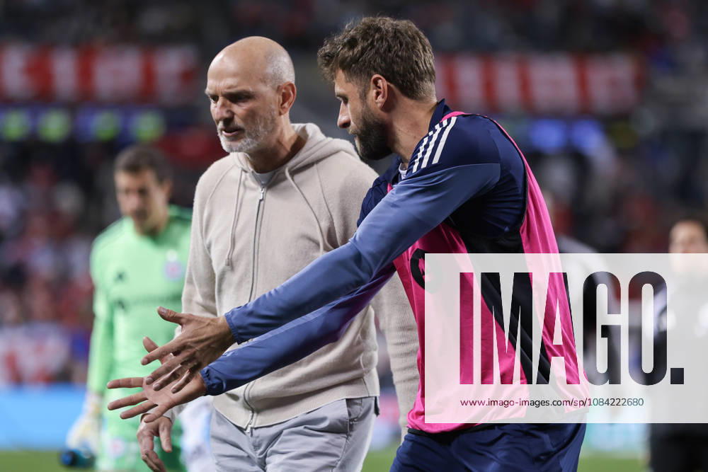 Thomas Müller (13 Vancouver Whitecaps FC) speaks with Jesper Sorensen, Head Coach of Vancouver Whitecaps FC during the Major League Soccer game between Chicago Fire FC and Vancouver Whitecaps FC at Soldier Field on Tuesday October 6 in Chicago, USA