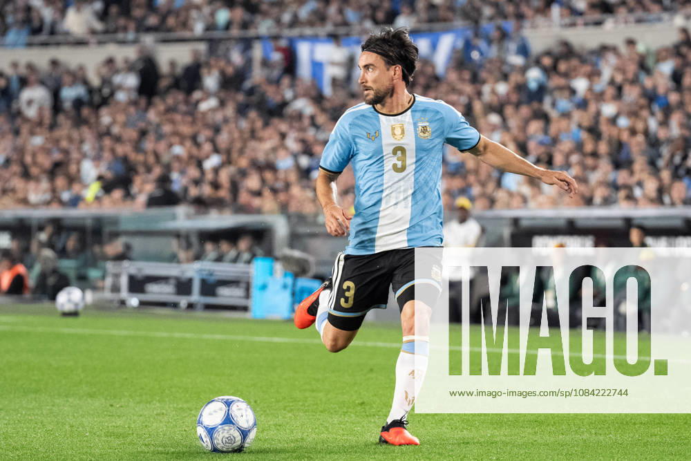 Nicolas Tagliafico of Argentina runs with the ball during the International Friendly, Länderspiel, Nationalmannschaft football match between Argentina and Benin at Estadio Monumental Antonio V. Liberti on October 06, 2026 in Buenos Aires, Argentina. (Photo by Richard Callis Sports Press Photo)