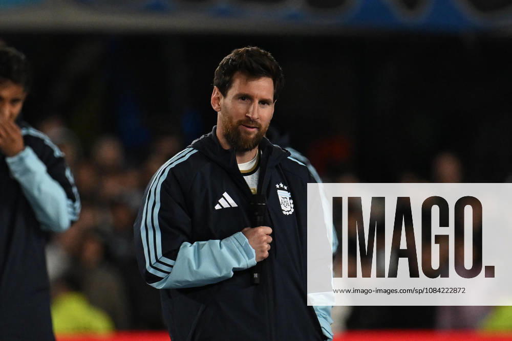 Lionel Messi farewell match BUENOS AIRES, ARGENTINA - OCTOBER 6: Lionel Messi of Argentina talk at fans during his farewell match with the national team, Nationalteam at the International Friendly, Länderspiel, Nationalmannschaft match between Argentina Vs Benin at Monumental Stadium on October 6, 2026 in Buenos Aires, Argentina. Buenos Aires Estadio Monumental Antonio Liberti Buenos Aires Argentina