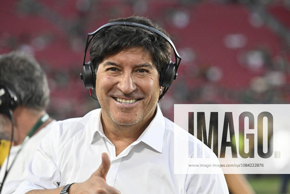 Futbol, Mexico vs Chile Partido amistoso en EEUU 2026. Ivan Zamorano es fotografiado previo al partido amistoso frente a Mexico, disputado en el estadio Los Angeles Memorial Coliseum en California, EEUU. 06 10 2026 Julio Diaz Photosport Football, Mexico vs Chile Friendly match in EEUU, 2026. Iv‡n Zamorano is photographed before the friendly match against Mexico, played at the Los Angeles Memorial Coliseum in California, EEUU. 06 10 2026 Julio Diaz Photosport Mexico vs Chile, amistoso en EEUU, 2026
