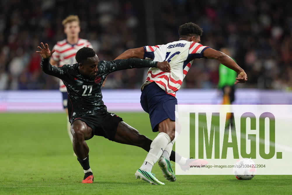 SAINT PAUL, MN - OCTOBER 06: United States Alex Freeman (16) and Canadas Richie Laryea (22) battle for the ball during the second half of the mens friendly match between the U.S. national team, Nationalteam and Canadas national team on October 6th, 2026, at Allianz Field in Saint Paul, MN. (Photo by Bailey Hillesheim Icon Sportswire) SOCCER: OCT 06 USA vs Canada Icon20261006025