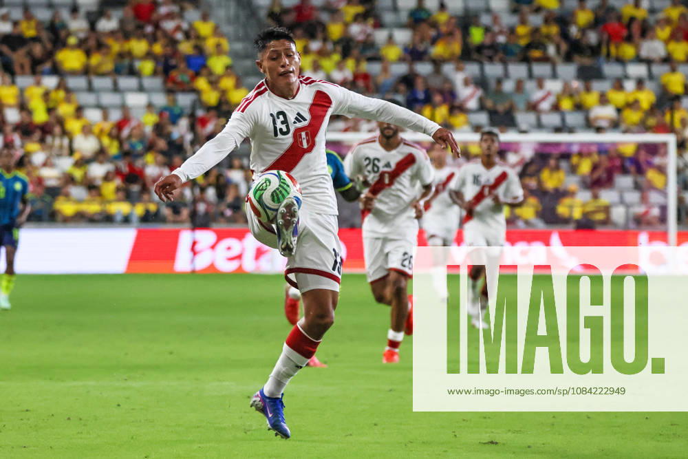 MIAMI, FL - OCTOBER 06: Marco Huaman 3 of Peru controls a ball during an International Friendly, Länderspiel, Nationalmannschaft soccer match between Colombia and Peru at NU Stadium on October 06, 2026 in Miami, Florida.(Photo by Chris Arjoon Icon Sportswire) SOCCER: OCT 06 Colombia vs Peru Icon2610060000004