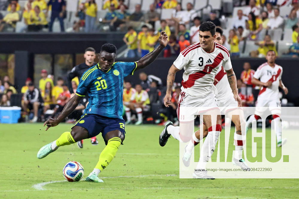 MIAMI, FL - OCTOBER 06: Kevin Viveros 20 of Colombia shoots on goal during an International Friendly, Länderspiel, Nationalmannschaft soccer match between Colombia and Peru at NU Stadium on October 06, 2026 in Miami, Florida.(Photo by Chris Arjoon Icon Sportswire) SOCCER: OCT 06 Colombia vs Peru Icon2610060000012