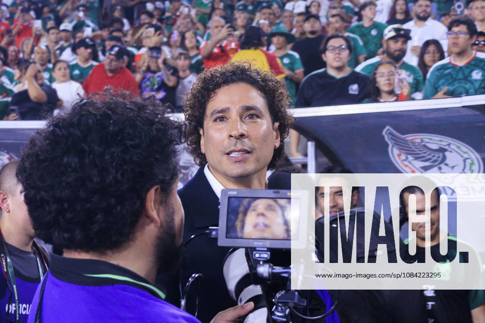 Guillermo Ochoa is honored during a ceremony prior to the International Friendly, Länderspiel, Nationalmannschaft match between Mexico and Chile at the Los Angeles Memorial Coliseum on Tuesday October 6, 2026 in Los Angeles, California. ARIANA RUIZ PI Mexico Vs. Chile - ZUMAp124 20261006_zaa_p124_062