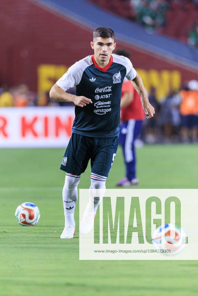 Johan Vasquez 5 of Mexico during warm ups prior to their International Friendly, Länderspiel, Nationalmannschaft match against Chile at the Los Angeles Memorial Coliseum on Tuesday October 6, 2026 in Los Angeles, California. ARIANA RUIZ PI Mexico Vs. Chile - ZUMAp124 20261006_zaa_p124_067