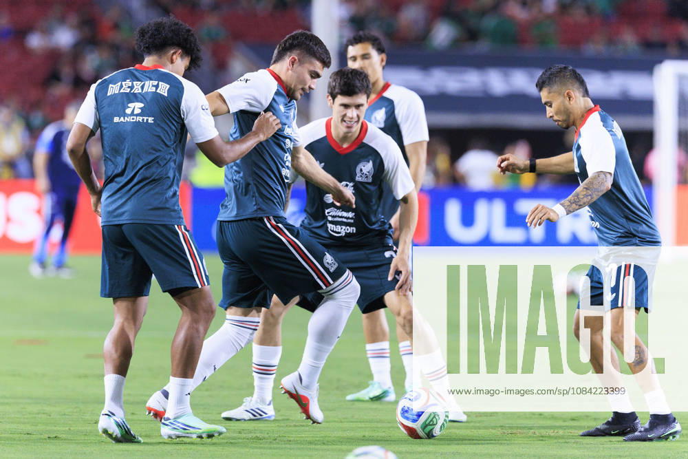 Johan Vasquez 5 of Mexico chases after the ball during warm ups prior to their International Friendly, Länderspiel, Nationalmannschaft match against Chile at the Los Angeles Memorial Coliseum on Tuesday October 6, 2026 in Los Angeles, California. ARIANA RUIZ PI Mexico Vs. Chile - ZUMAp124 20261006_zaa_p124_078