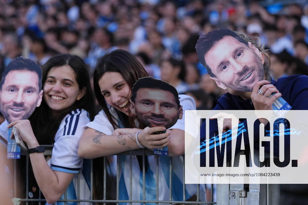 Messi bade farewell to Argentina in the friendly match against Benin BUENOS AIRES, ARGENTINA - OCTOBER 6: Argentina fans holding Messi masks show their support as Argentine football legend and national team, Nationalteam captain Lionel Messi goodbye to the crowd during his farewell match in front of over 80,000 spectators at the Monumental Stadium, in Buenos Aires, Argentina on October 6, 2026. Argentine football star Lionel Messi played his final international match, Länderspiel, Nationalmannschaft in the friendly game between Argentina and Benin. The 39-year-old walk onto the stadium pitch for the final time in the sky-blue and white jersey, entering his farewell as Argentina s record appearance-maker and leading scorer with 207 caps and 125 goals. Luciano Gonzalez Anadolu Buenos Aires Argentina. Editorial use only. Please get in touch for any other usage.