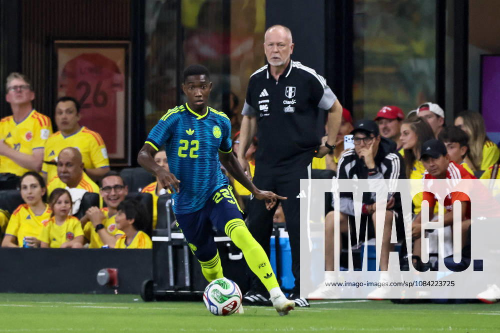 MIAMI, FL - OCTOBER 06: Yaser Asprilla 22 of Colombia controls a ball during an International Friendly, Länderspiel, Nationalmannschaft soccer match between Colombia and Peru at NU Stadium on October 06, 2026 in Miami, Florida.(Photo by Chris Arjoon Icon Sportswire) SOCCER: OCT 06 Colombia vs Peru Icon2610060000021