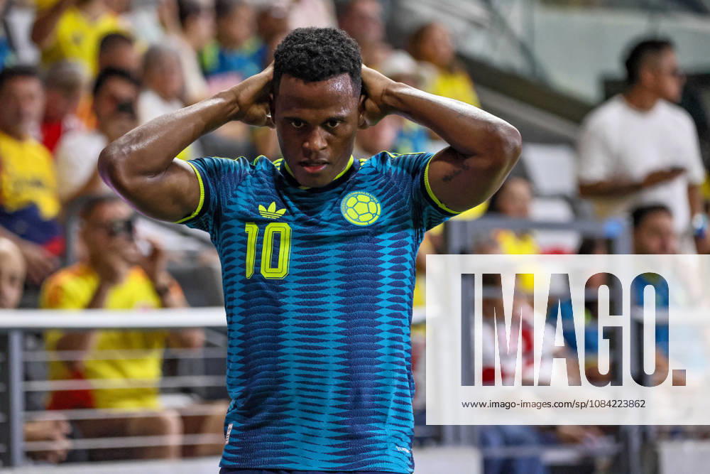 MIAMI, FL - OCTOBER 06: Jhon Arias 10 of Colombia looks on during an International Friendly, Länderspiel, Nationalmannschaft soccer match between Colombia and Peru at NU Stadium on October 06, 2026 in Miami, Florida.(Photo by Chris Arjoon Icon Sportswire) SOCCER: OCT 06 Colombia vs Peru Icon2610060000045