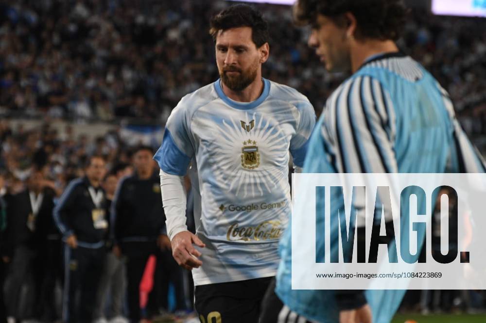 Messi Plays His Final Match with the Argentine National Team in Buenos Aires Soccer player Lionel Messi during warm-ups before the match between the national teams of Argentina and Benin on October 6, 2026, in Buenos Aires, Argentina. The match will be the last time Leo Messi wears the Albiceleste jersey after announcing his retirement from international soccer. OCTOBER 6, 2026 MESSI LAST MATCH ARGENTINA RETIREMENT ARGENTINE SOCCER STAR SOCCERBEST PLAYER Sebastián Buenos Aires, Argentina Buenos Aires, Argentina Spain