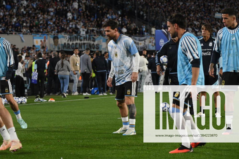 Messi Plays His Final Match with the Argentine National Team in Buenos Aires Soccer player Lionel Messi during warm-ups before the match between the national teams of Argentina and Benin on October 6, 2026, in Buenos Aires, Argentina. The match will be the last time Leo Messi wears the Albiceleste jersey after announcing his retirement from international soccer. OCTOBER 6, 2026 MESSI LAST MATCH ARGENTINA RETIREMENT ARGENTINE SOCCER STAR SOCCERBEST PLAYER Sebastián Buenos Aires, Argentina Buenos Aires, Argentina Spain