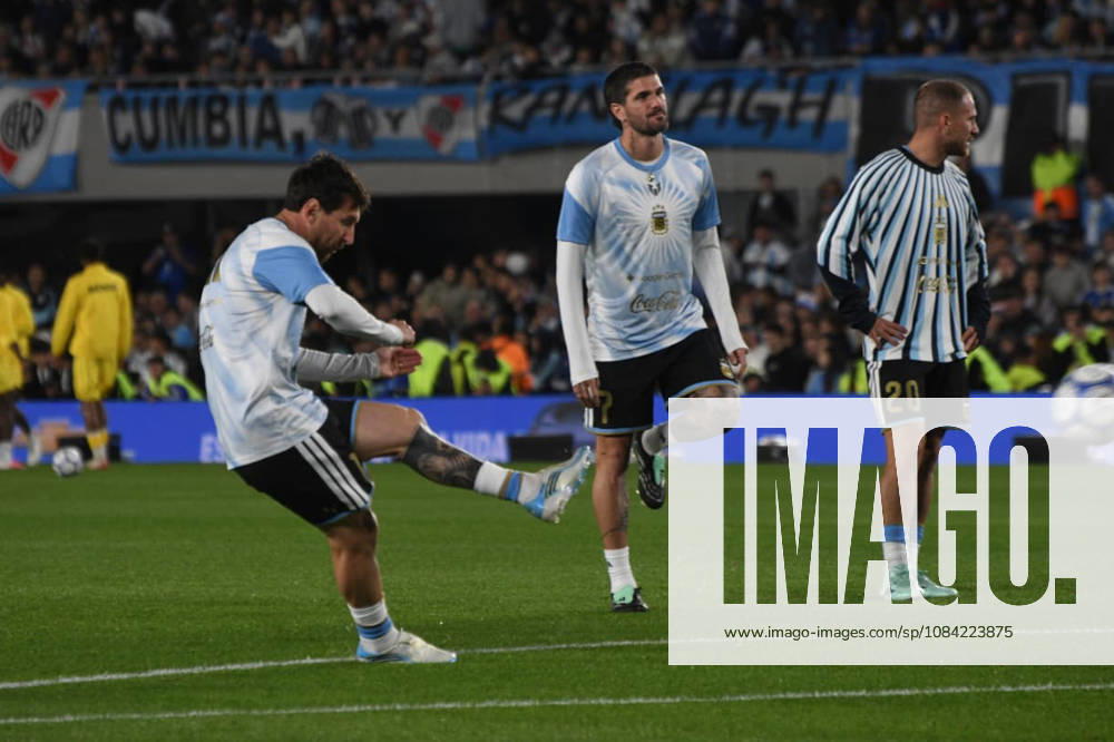 Messi Plays His Final Match with the Argentine National Team in Buenos Aires Soccer player Lionel Messi during warm-ups before the match between the national teams of Argentina and Benin on October 6, 2026, in Buenos Aires, Argentina. The match will be the last time Leo Messi wears the Albiceleste jersey after announcing his retirement from international soccer. OCTOBER 6, 2026 MESSI LAST MATCH ARGENTINA RETIREMENT ARGENTINE SOCCER STAR SOCCERBEST PLAYER Sebastián Buenos Aires, Argentina Buenos Aires, Argentina Spain
