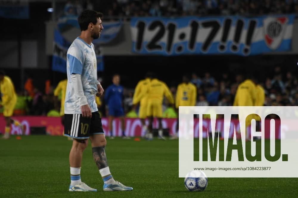 Messi Plays His Final Match with the Argentine National Team in Buenos Aires Soccer player Lionel Messi during warm-ups before the match between the national teams of Argentina and Benin on October 6, 2026, in Buenos Aires, Argentina. The match will be the last time Leo Messi wears the Albiceleste jersey after announcing his retirement from international soccer. OCTOBER 6, 2026 MESSI LAST MATCH ARGENTINA RETIREMENT ARGENTINE SOCCER STAR SOCCERBEST PLAYER Sebastián Buenos Aires, Argentina Buenos Aires, Argentina Spain