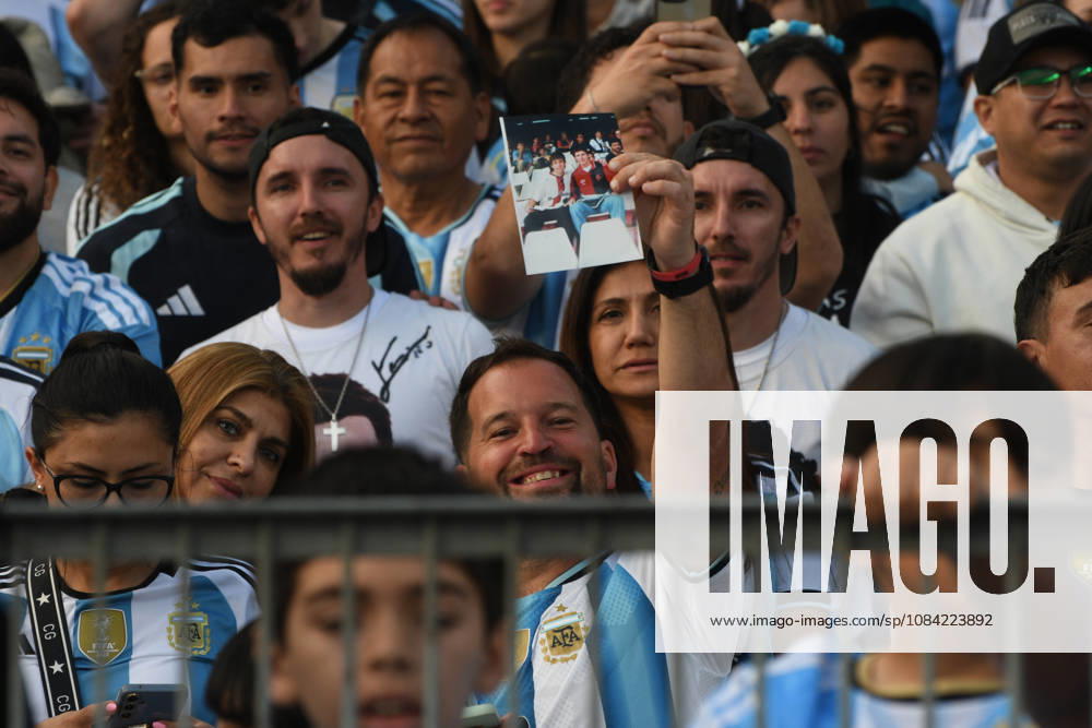 Messi plays his final game with the Argentine national team in Buenos Aires. Fans during the match between the national teams of Argentina and Benin on October 6, 2026, in Buenos Aires, Argentina. The match will be the last time Leo Messi wears the Albiceleste jersey after announcing his retirement from international soccer. OCTOBER 7, 2026, Sebastián, Buenos Aires, Argentina. Buenos Aires, Argentina. Spain