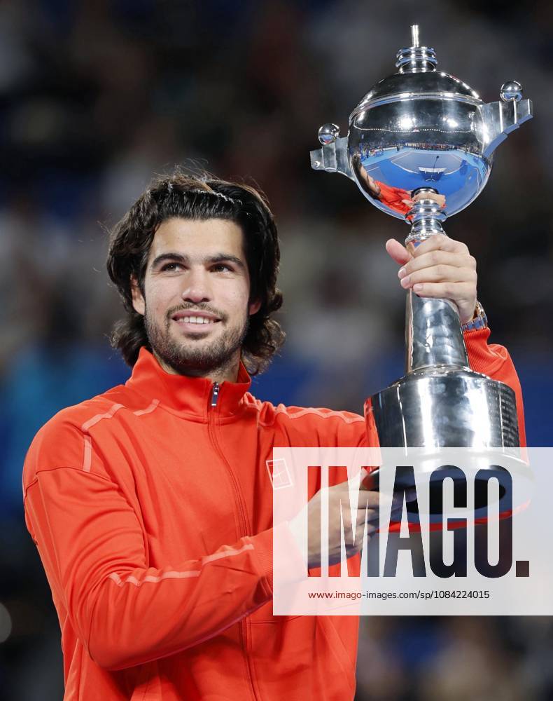 Tennis: Japan Open Carlos Alcaraz of Spain poses with the victor s trophy after winning the men s singles title at the Japan Open tennis tournament at Ariake Tennis Forest Park in Tokyo on Oct. 6, 2026. A14AA0005630268P