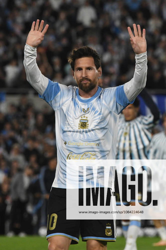 Argentina v Benin - International Friendly, Länderspiel, Nationalmannschaft Lionel Messi of Argentina warms up before the match between Argentina and Benin at Estadio Monumental in Buenos Aires, Argentina, on October 6, 2026. Buenos Aires Buenos Aires Argentina