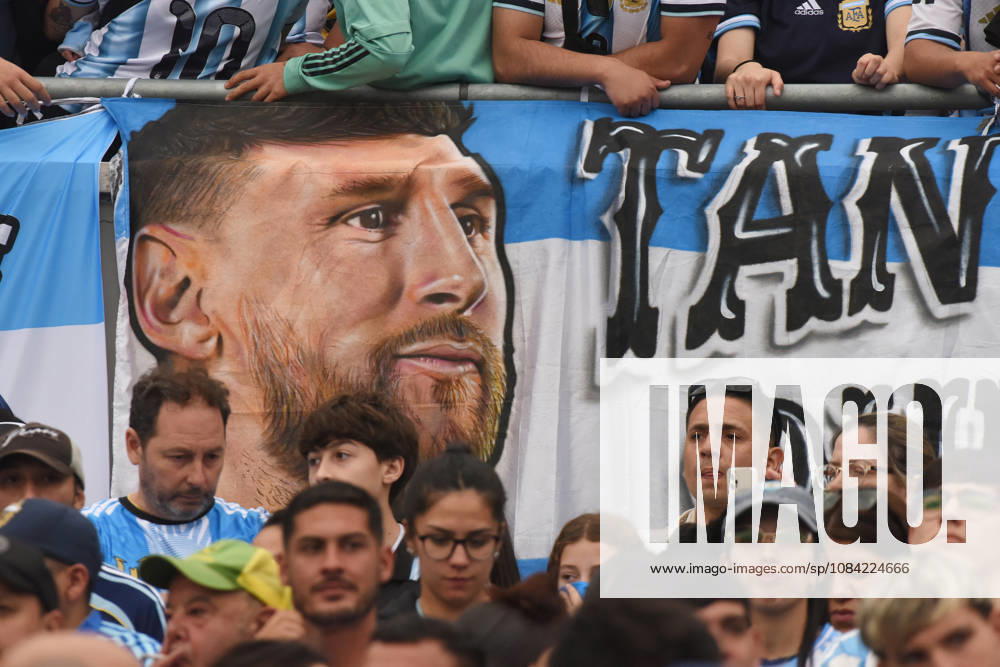 Argentina v Benin - International Friendly, Länderspiel, Nationalmannschaft Flags of Lionel Messi and Argentina are displayed during the match between Argentina and Benin at Estadio Monumental in Buenos Aires, Argentina, on October 6, 2026. Buenos Aires Buenos Aires Argentina