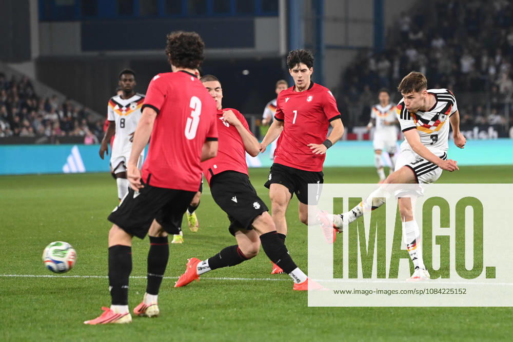 Lukas ULLRICH (GER) vs. Aleksandre Amisulashvili (GEO) – Action, Tackle, Scoring Chance, International Soccer Match, U21, European Championship Qualifiers, Germany vs. Georgia 2–0 on October 6, 2026, Schüco Arena, Bielefeld, Â