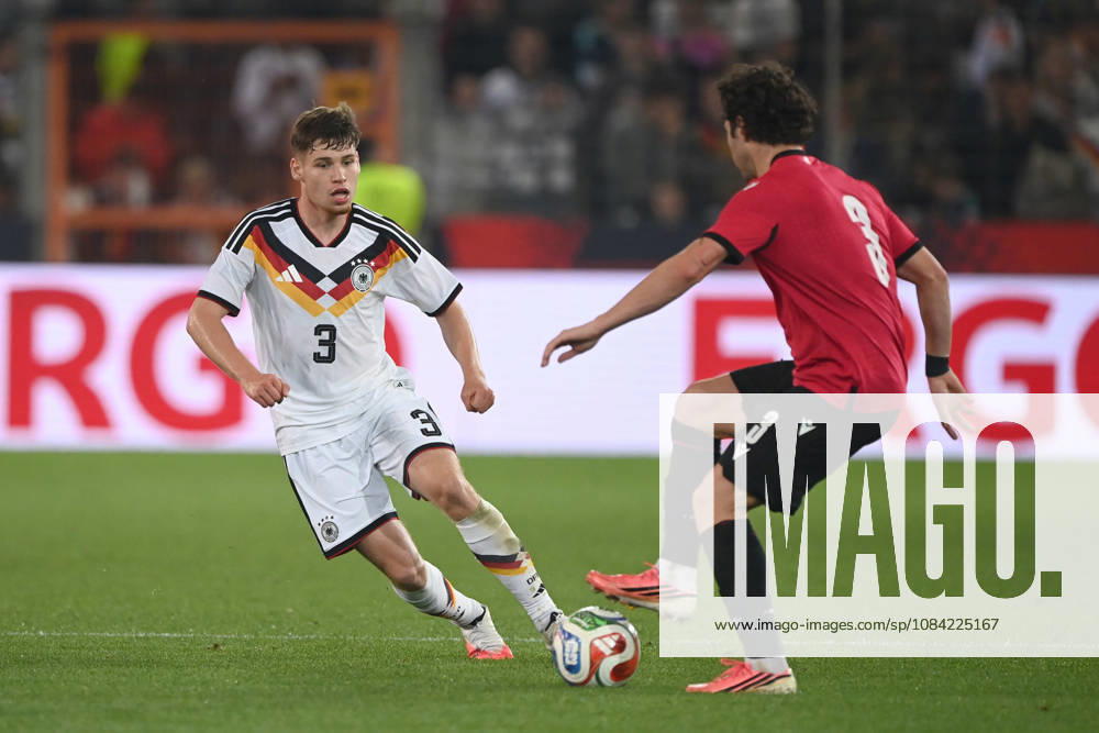 Lukas ULLRICH (GER) vs. Dato BUKIA (GEO) – Action, Tackle, International Soccer Match, U21, European Championship Qualifiers, Germany vs. Georgia 2–0 on October 6, 2026, Schueco Arena, Bielefeld, Â