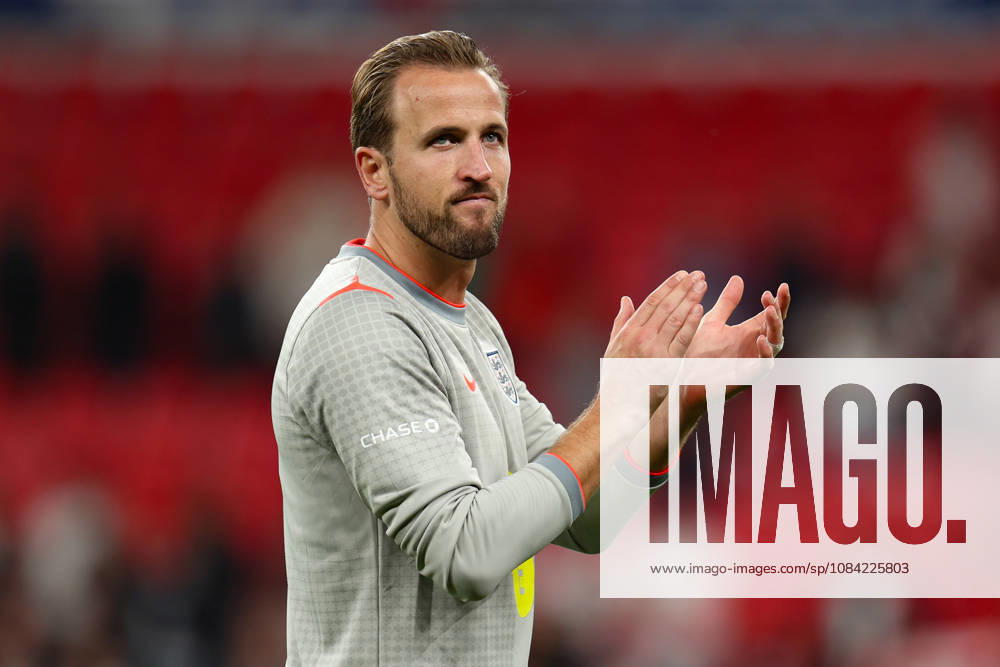 Harry Kane of England applauds the fans during the UEFA Nations League 2026 27 group phase match between England and Czechia at Wembley Stadium on October 6, 2026 in London, England.