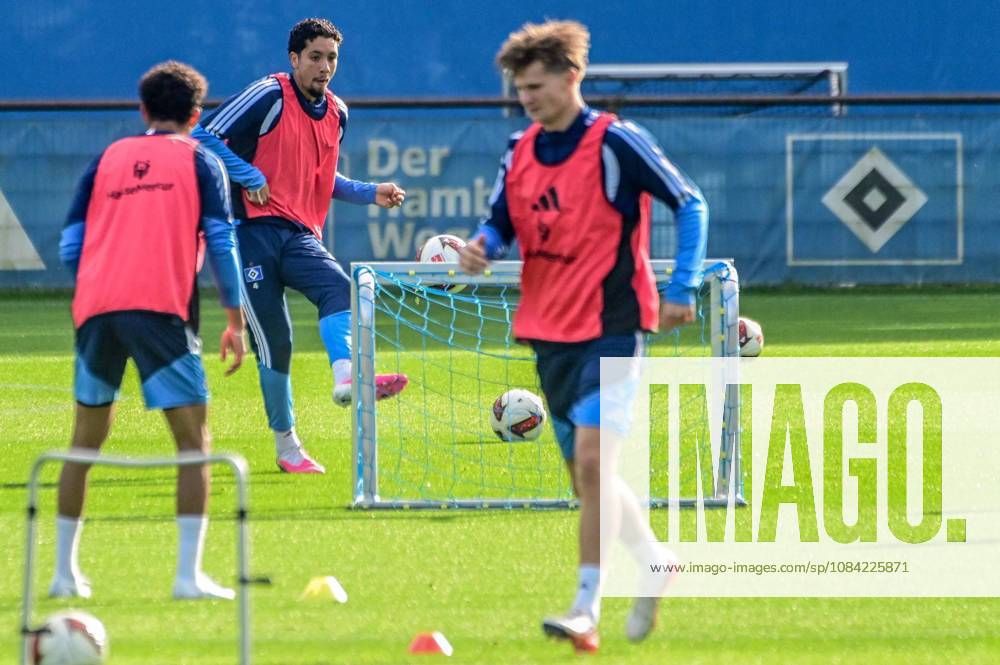 Bilal Nadir: HSV in Action—Germany, Hamburg, Volksparkstadion, Soccer, Bundesliga 1, Hamburger SV Training Session