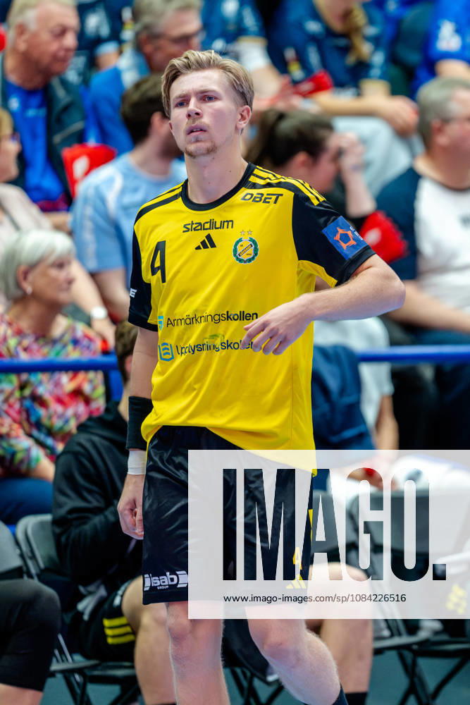 Solingen, October 6, 2026, Handball, Men s, EHF, European League, Group Stage, Matchday 2, 2026–2027, Bergischer HC vs. IK Sävehof, Leon Halán (IK Sävehof), 4 minutes before kickoff, Klingenhalle, Solingen, North Rhine-Westphalia, Germany