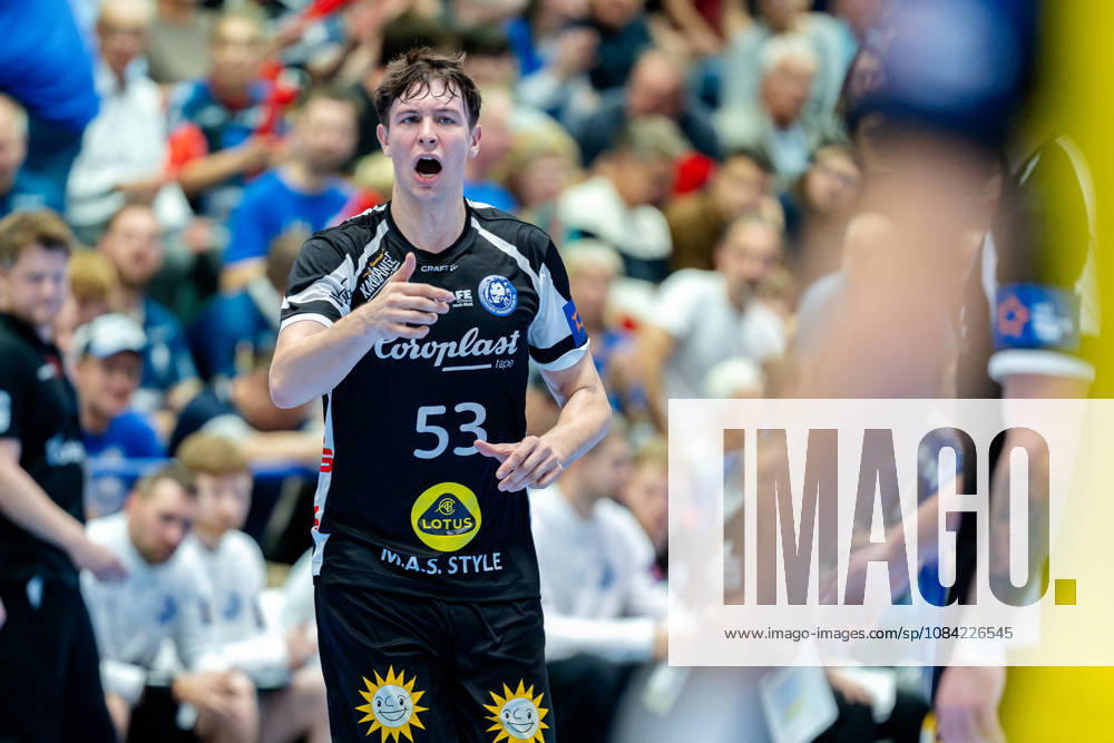Solingen, October 6, 2026, Handball, Men s, EHF, European League, Group Stage, Matchday 2, 2026–2027, Bergischer HC vs. IK Sävehof, Sören Steinhaus (Bergischer HC), No. 53 gives instructions to his teammates, Solingen Klingenhalle, North Rhine-Westphalia, Germany