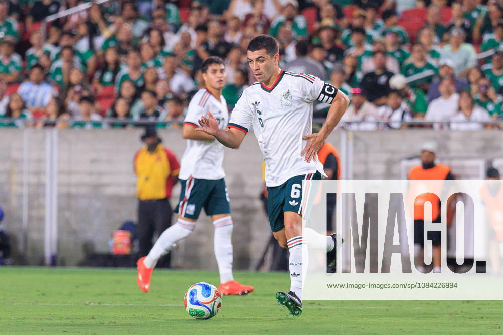 Erik Lira 6 of Mexico during an International Friendly, Länderspiel, Nationalmannschaft match against Chile at Los Angeles Memorial Coliseum on Tuesday, October 6, 2026, in Los Angeles, California. Mexico loses to Chile, 0-2. JAVIER ROJAS PI Los Angeles USA - ZUMAp124 20261006_zaa_p124_127
