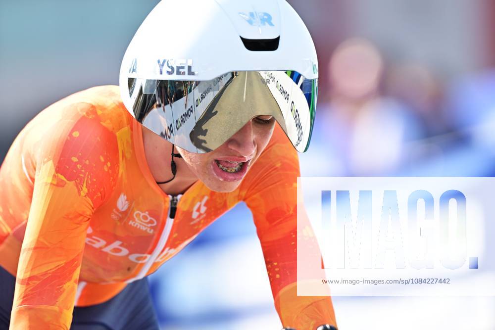 Netherlands Jop Van Den Biggelaar crosses the finish line of the Men Junior Individual Time Trial race (22km) at the cycling UEC Road European Championships, in Ljubljana, Slovenia, on Wednesday 7 October 2026. The UEC Road European Championships are taking place from 02 to 07 October in Ljubljana, Slovenia. DAVIDxPINTENS x189036043x