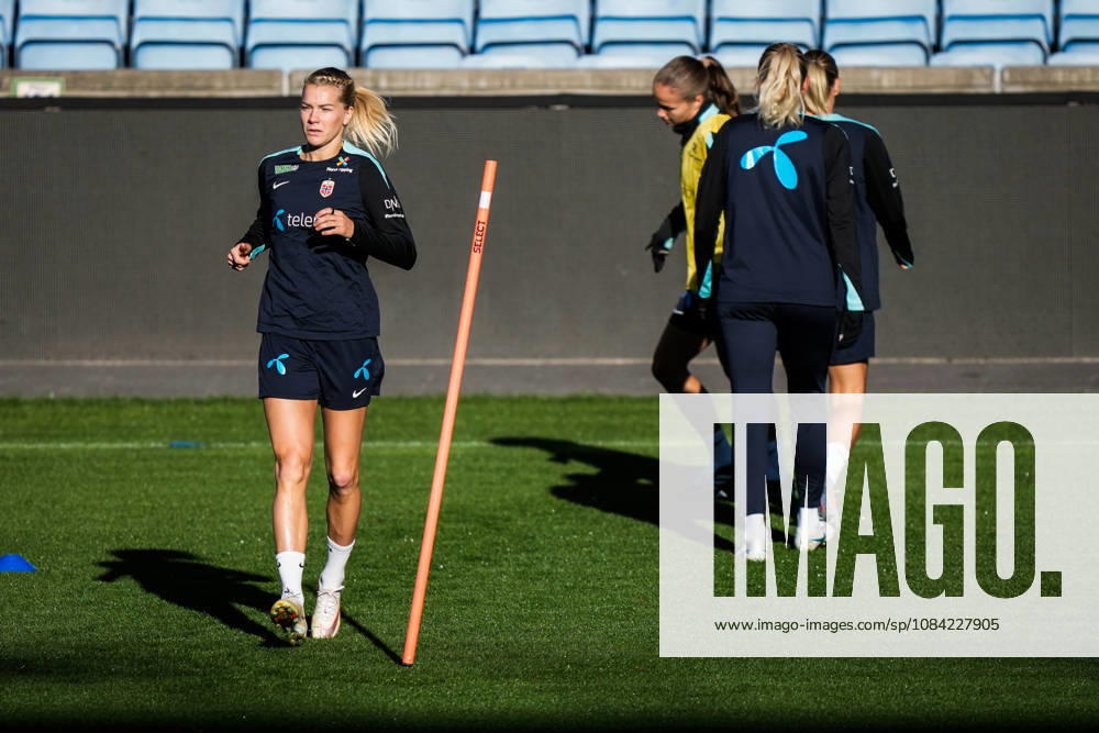 The women s national soccer team is preparing for the World Cup qualifiers Oslo, October 7, 2026 Ada Hegerberg during a training session at Ullevaal Stadium, for the World Cup qualifier against Romania. The matches will be played on October 9 at Arcul de Triumf Stadium in Bucharest and on October 13 at Ullevaal Stadium in Oslo. Photo: Beate Oma Dahle, NTB, Oslo, Norway. . RESTRICTED USE FOR BETTING COMPANIES.