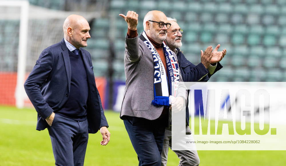 Tallinn. Football Nations League. Estonia VS Iceland 0:0. Estonian President Alar Karis (C) and Estonian FA (EJK) President Aivar Pohlak (R). Photo Tairo Lutter, Postimees Tallinn Harjumaa Estonia 1TL06OCT26A16