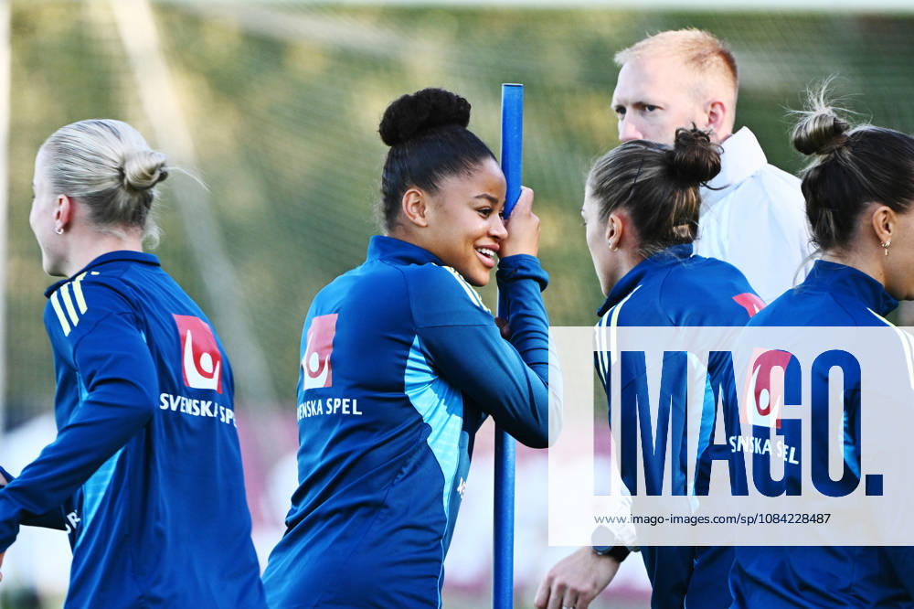 Felicia Schröder as the women s national team trains at Bosön ahead of the 2027 World Cup playoff STOCKHOLM, SWEDEN