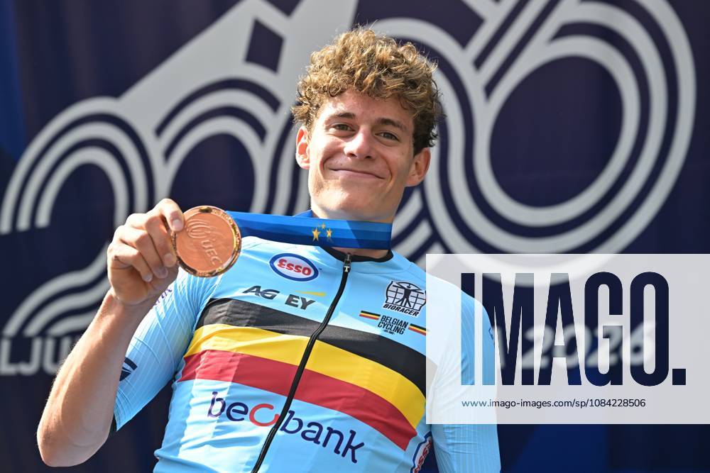 Belgium s Vic De Smet , winner of the bronze medal celebrates on the podium of the Men Junior Individual Time Trial race (22km) at the cycling UEC Road European Championships, in Ljubljana, Slovenia, on Wednesday 7 October 2026. The UEC Road European Championships are taking place from 02 to 07 October in Ljubljana, Slovenia. DAVIDxPINTENS x189038099x
