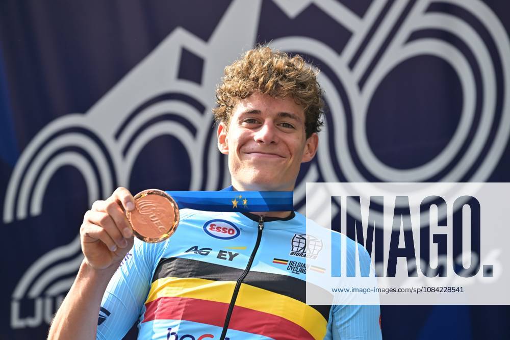Belgium s Vic De Smet , winner of the bronze medal celebrates on the podium of the Men Junior Individual Time Trial race (22km) at the cycling UEC Road European Championships, in Ljubljana, Slovenia, on Wednesday 7 October 2026. The UEC Road European Championships are taking place from 02 to 07 October in Ljubljana, Slovenia. DAVIDxPINTENS x189038170x