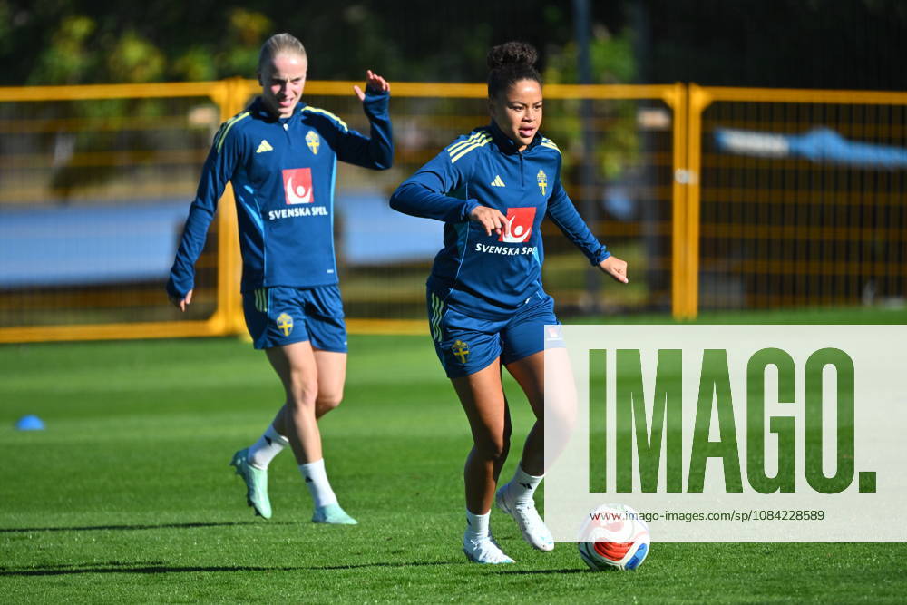 Felicia Schröder as the women s national team trains at Bosön ahead of the playoff for the 2027 World Cup STOCKHOLM, SWEDEN