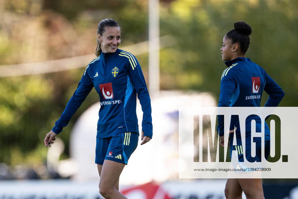Nathalie Björn and Felicia Schröder of the Swedish women’s national soccer team during a training session on October 7, 2026 in Stockholm. Photo by Emma Wallskog, BILDBYRAN, code EW EW0716: soccer, football, fotball, World Cup qualifiers, FIFA Women’s World Cup qualifiers, training, Sweden, women’s soccer, BBENG