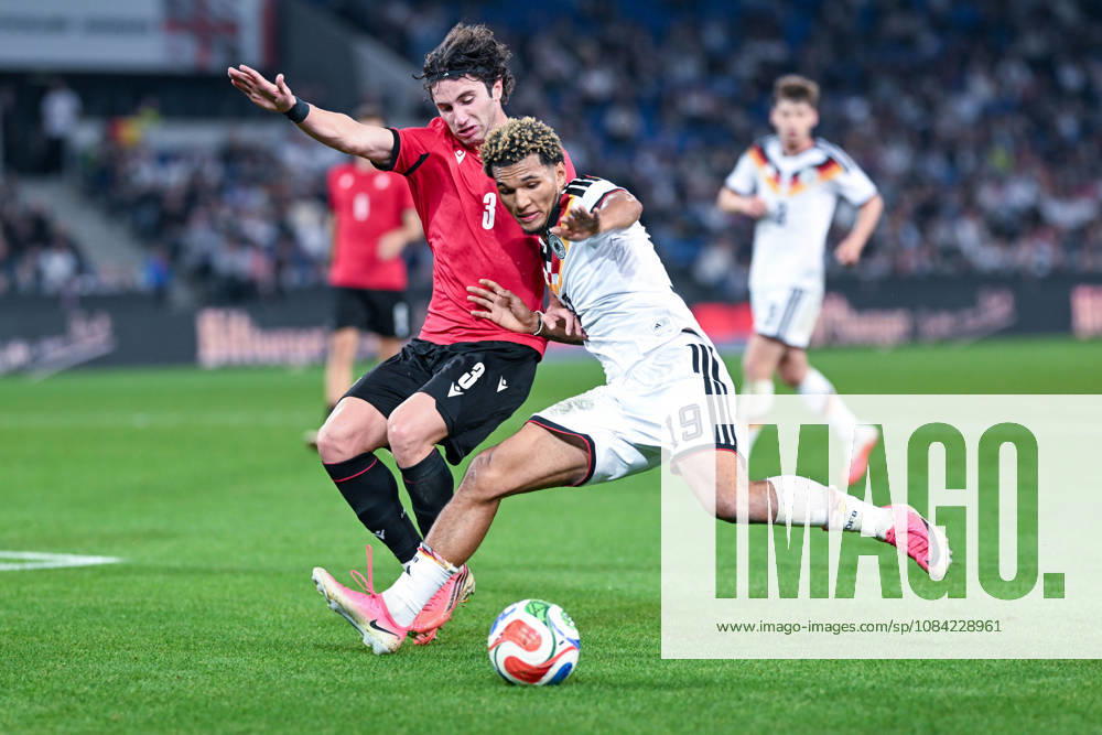 U-21 International Match 26-27: Germany vs. Georgia on October 6, 2026, at the SchücoArena in Bielefeld. Paris Brunner of Germany in a tackle against Dato Bukia of Georgia. MT