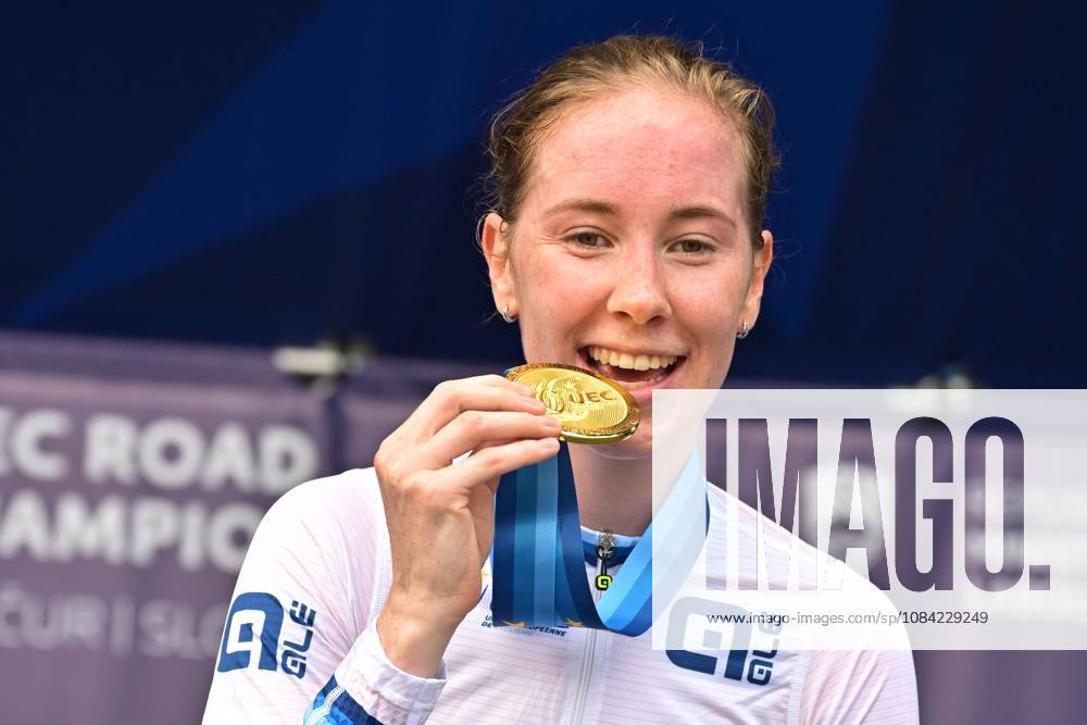 Netherlands Nienke Vinke celebrates on the podium after winning the Women U23 Individual Time Trial race (22km) at the cycling UEC Road European Championships, in Ljubljana, Slovenia, on Wednesday 7 October 2026. The UEC Road European Championships are taking place from 02 to 07 October in Ljubljana, Slovenia. DAVIDxPINTENS x189040145x
