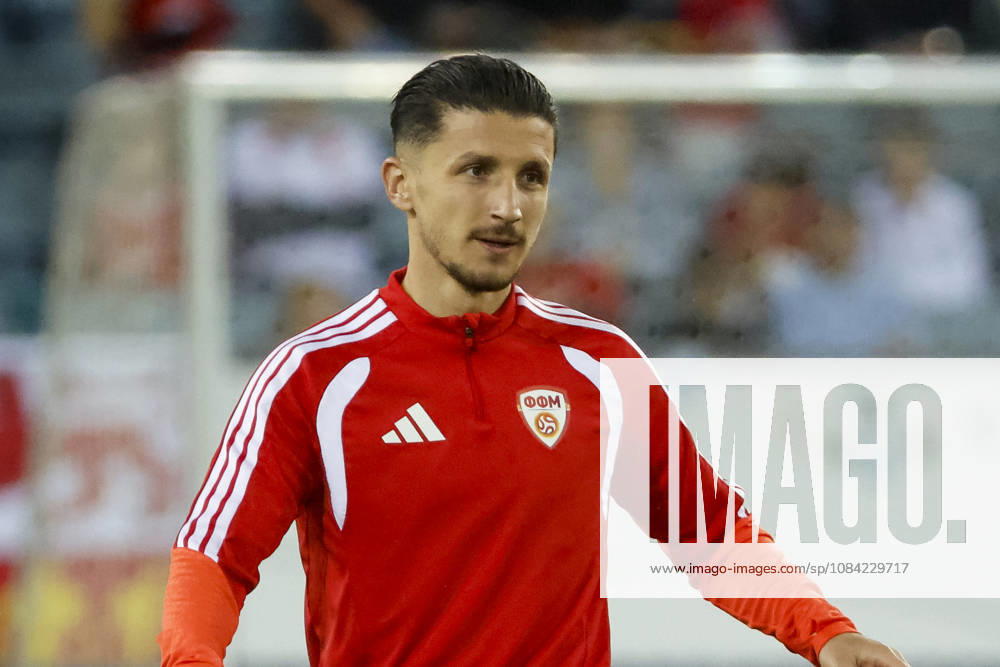Enis Bardhi, North Macedonia, No. 10, warming up before kickoff, Switzerland, UEFA, Nations League, Matchday 4, Switzerland vs. North Macedonia, October 6, 2026, Lucerne Swissporarena, Switzerland