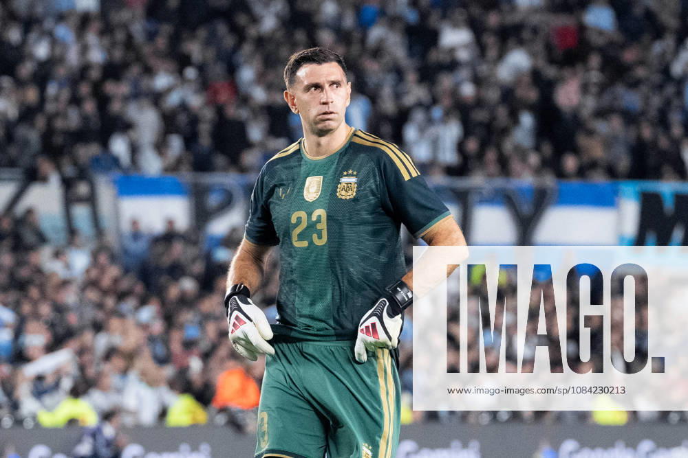 Emiliano Martinez of Argentina watches during the International Friendly, Länderspiel, Nationalmannschaft football match between Argentina and Benin at the Estadio Monumental Antonio V. Liberti on October 6, 2026, in Buenos Aires, Argentina. Richard Callis Fotoarena (Richard Callis SPP)