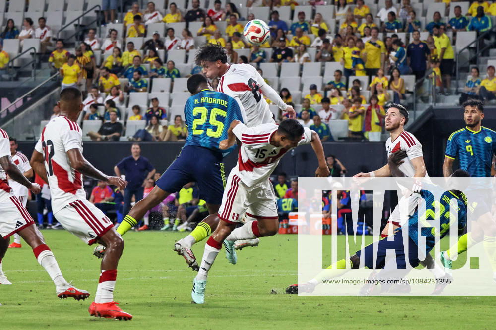 MIAMI, FL - OCTOBER 06: Erick Noriega 8, Renzo Garces 15 of Peru and Kevin Andrade 25 of Colombia battle for a ball during an International Friendly, Länderspiel, Nationalmannschaft soccer match between Colombia and Peru at NU Stadium on October 06, 2026 in Miami, Florida.(Photo by Chris Arjoon Icon Sportswire) SOCCER: OCT 06 Colombia vs Peru Icon2610060000050