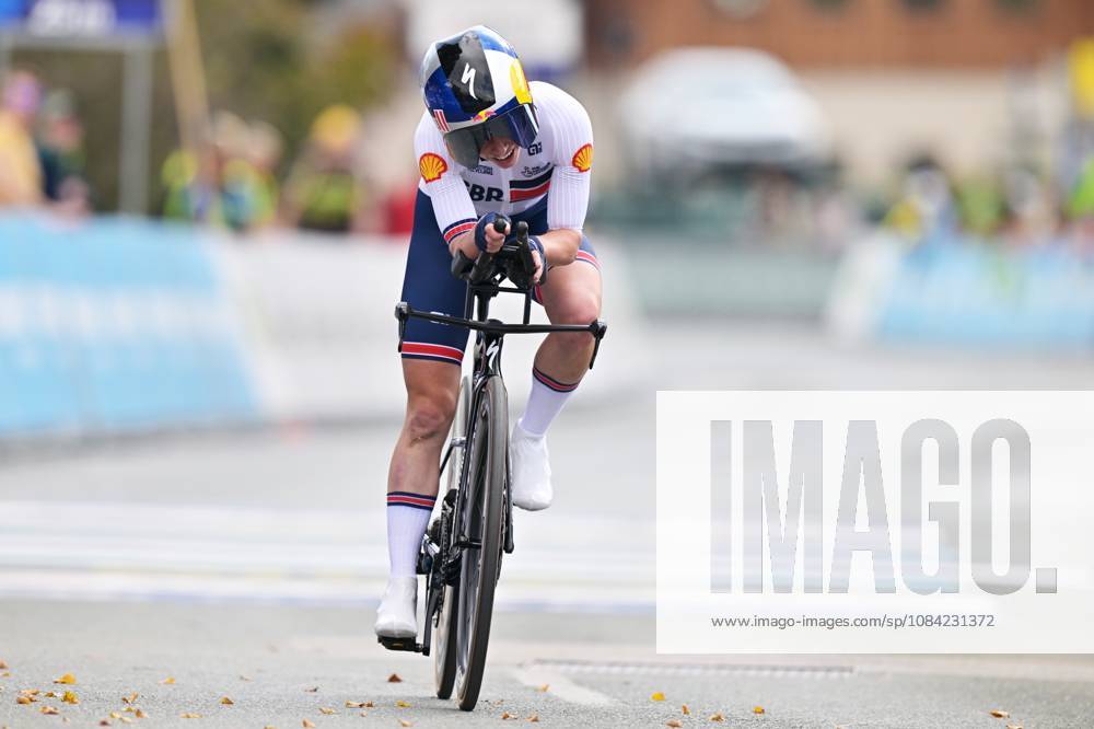 Great Britain s Lauren Dickson crosses the finish line of the Women Elite Individual Time Trial race (22km) at the cycling UEC Road European Championships, in Ljubljana, Slovenia, on Wednesday 7 October 2026. The UEC Road European Championships are taking place from 02 to 07 October in Ljubljana, Slovenia. DAVIDxPINTENS x189046906x