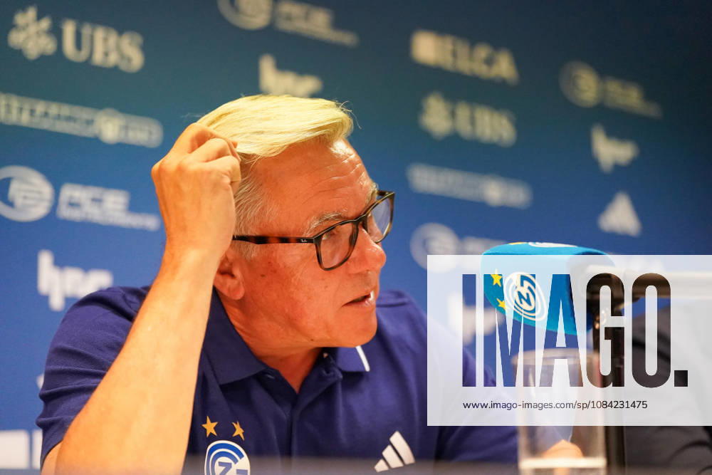 Switzerland, Zurich Soccer Grasshopper Club Zurich Introduction of Head Coach Olaf Janßen Press Conference Zurich Facial expressions, emotions, press conference, media