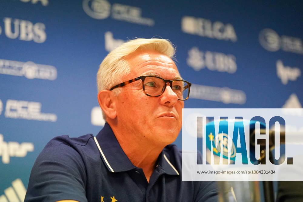 Switzerland, Zurich Soccer Grasshopper Club Zurich Introduction of Head Coach Olaf Janßen Press Conference Zurich Facial expressions, emotions, press conference, media