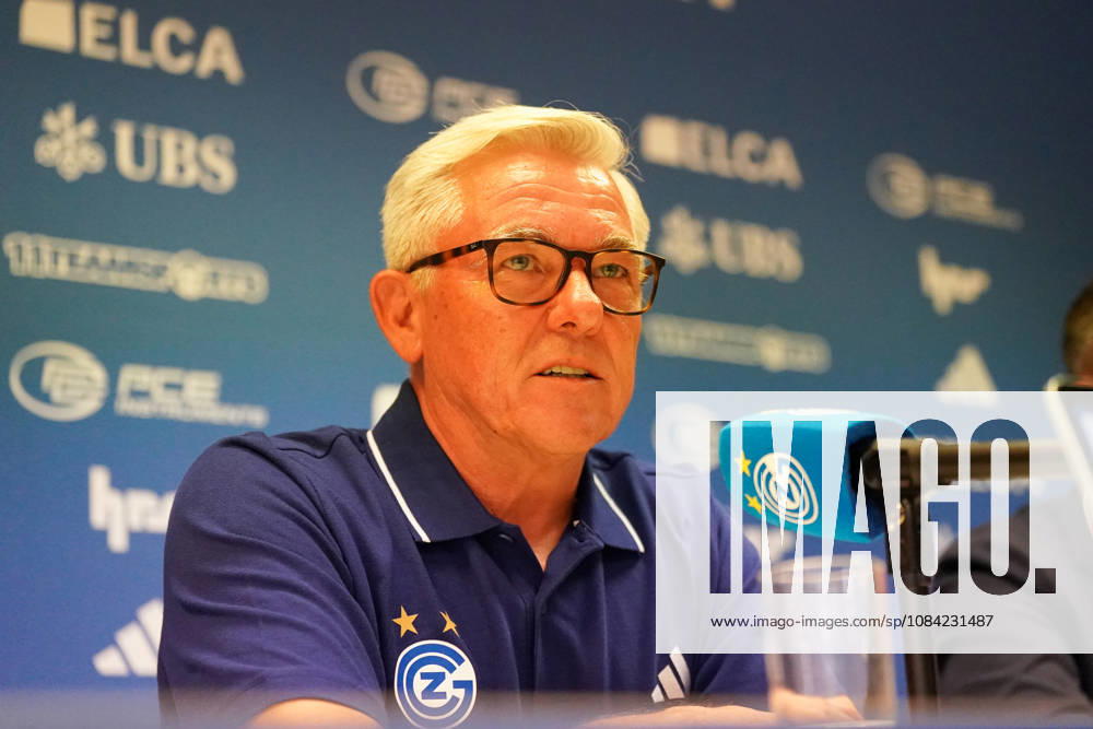 Switzerland, Zurich Soccer Grasshopper Club Zurich Introduction of Head Coach Olaf Janßen Press Conference Zurich Facial expressions, emotions, press conference, media