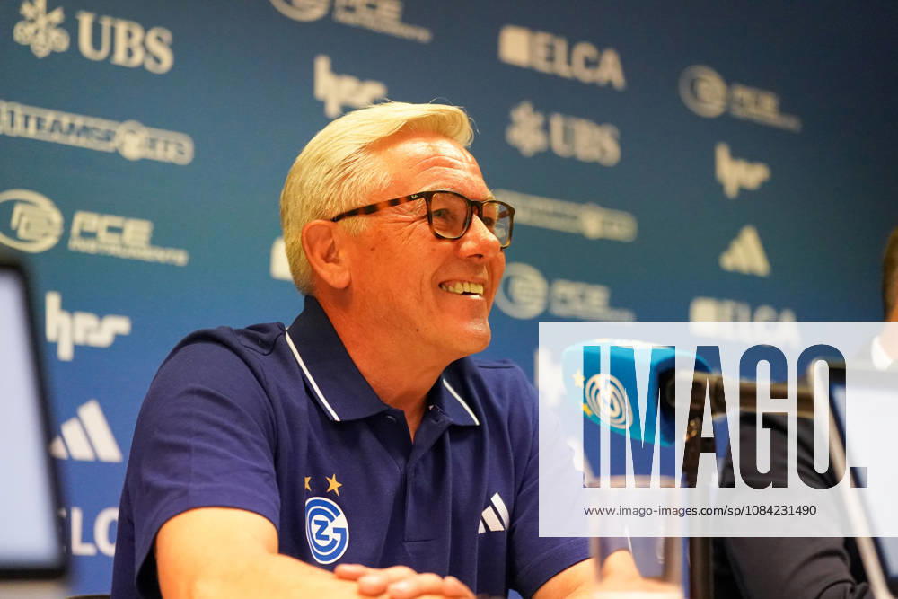 Switzerland, Zurich Soccer Grasshopper Club Zurich Introduction of Head Coach Olaf Janßen Press Conference Zurich Facial expressions, emotions, press conference, media