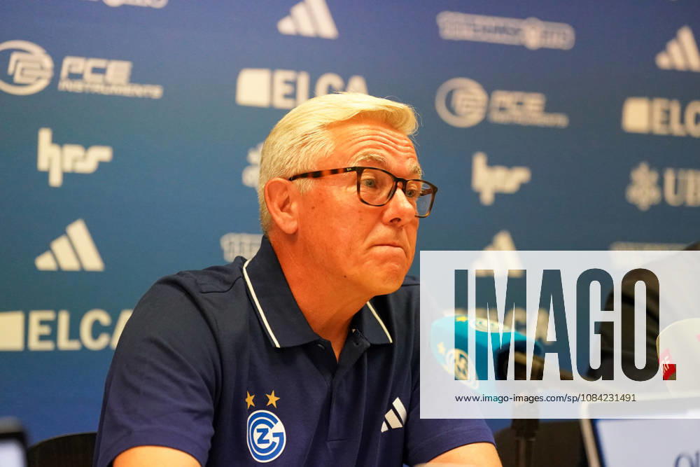 Switzerland, Zurich Soccer Grasshopper Club Zurich Introduction of Head Coach Olaf Janßen Press Conference Zurich Facial expressions, emotions, press conference, media