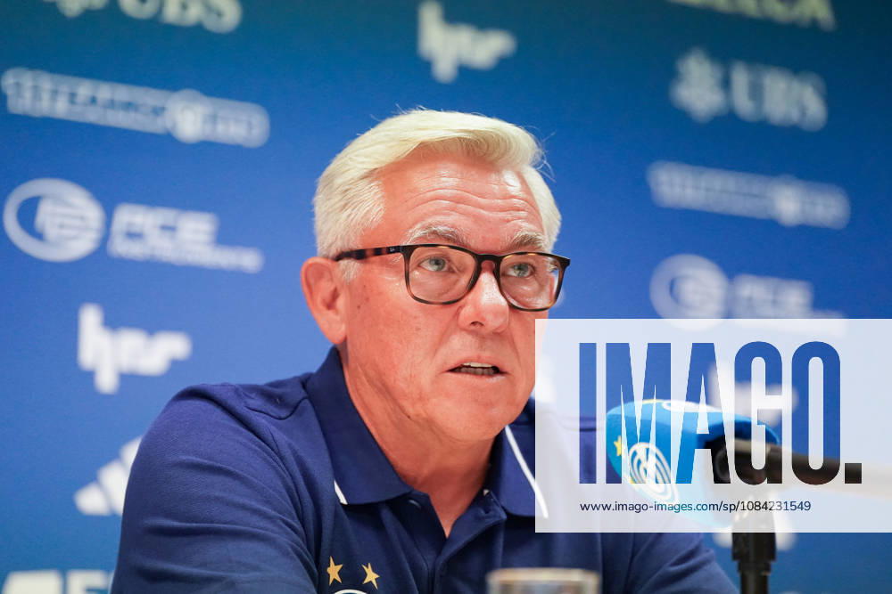Switzerland, Zurich Soccer Grasshopper Club Zurich Introduction of Head Coach Olaf Janßen Press Conference Zurich Facial expressions, emotions, press conference, media