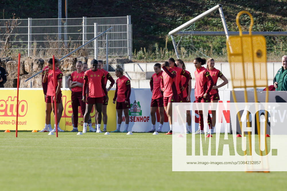 DFB Soccer Media Events, German Women s National Team Training v l The German national team is training in Eppelheim German Women s National Team Eppelheim