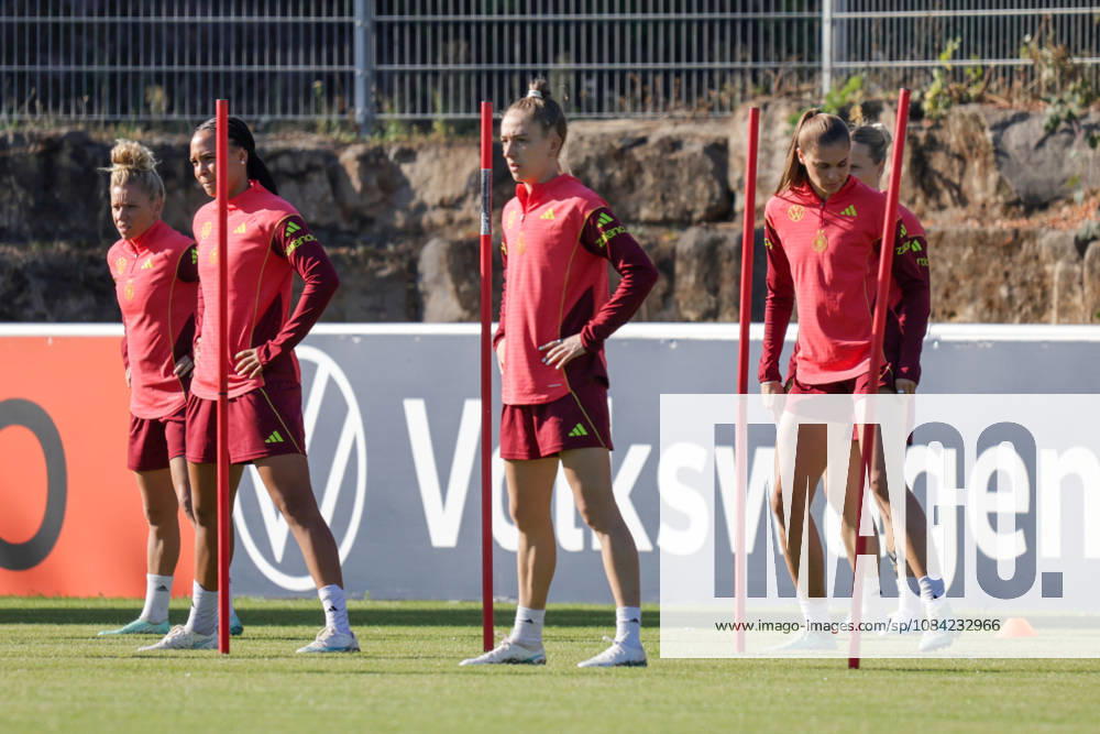 DFB Soccer Media Events, German Women s National Team Training: Linda Dallmann, Lisa Baum, Sophia Kleinherne, Jule Brand, German Women s National Team, Eppelheim